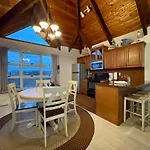 Townhouses & Captain\'S Quarters