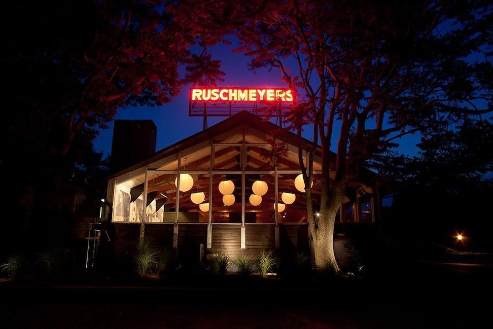 Ruschmeyer's Hotel
