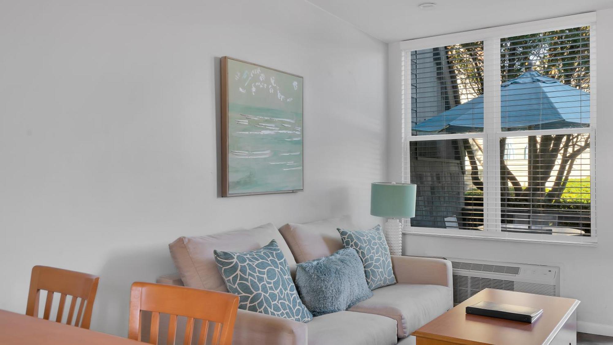 Resort The Surf Club