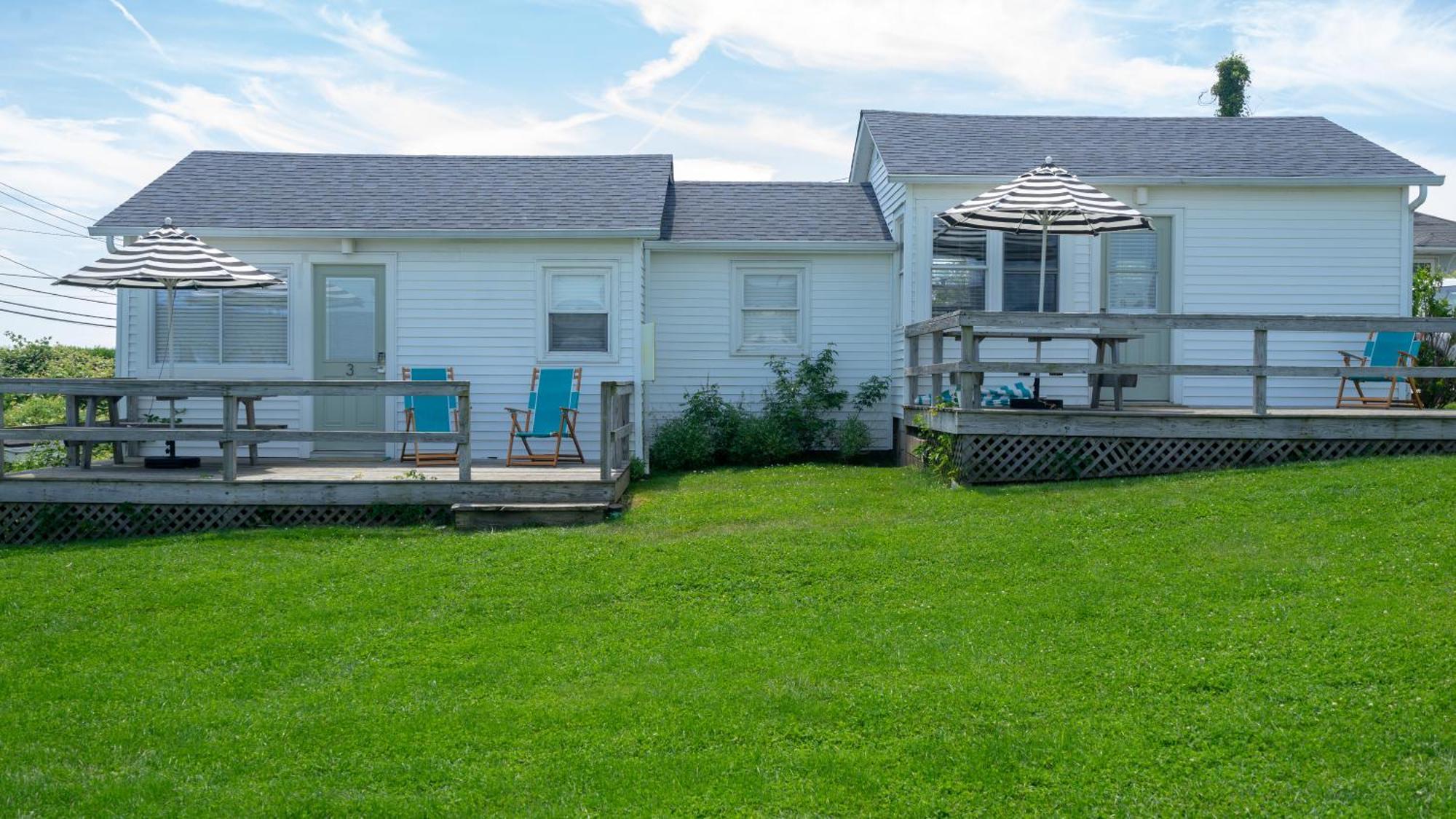 Breakers Motel