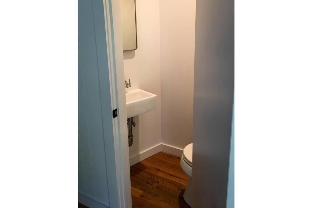 Walk To - Bright, Pond-facing 2br Leisurama *
