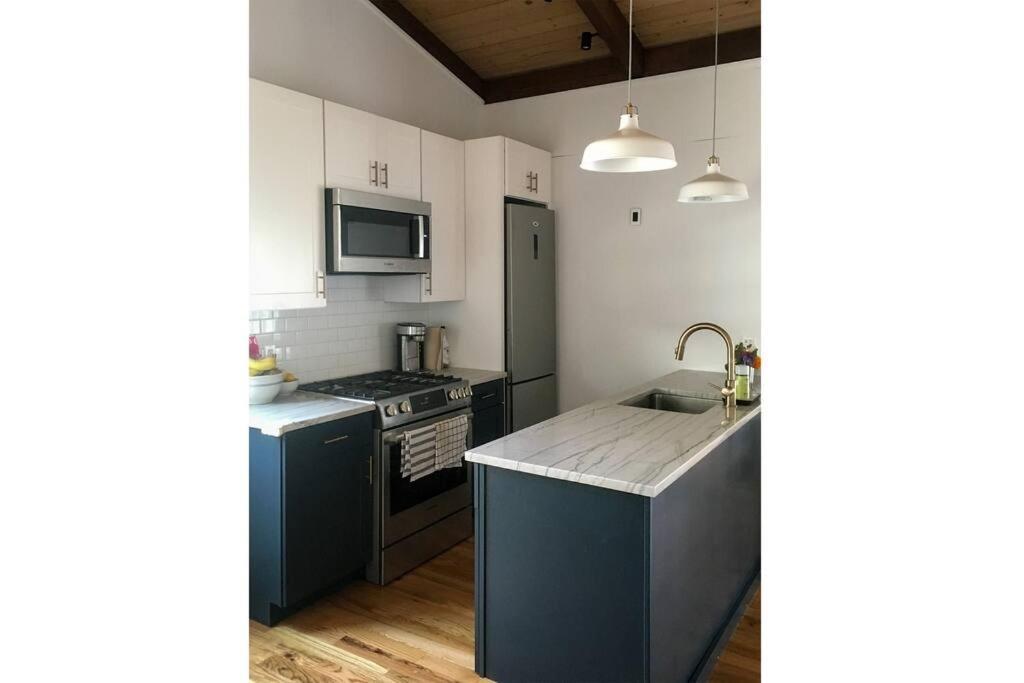 Walk To - Bright, Pond-facing 2br Leisurama *