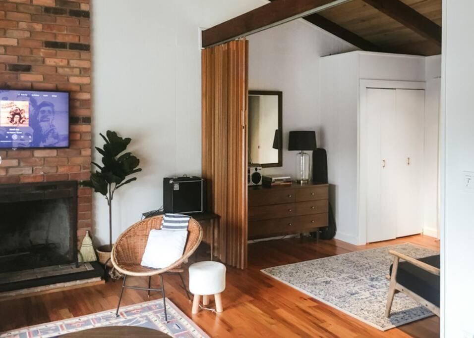 Walk To - Bright, Pond-facing 2br Leisurama Montauk