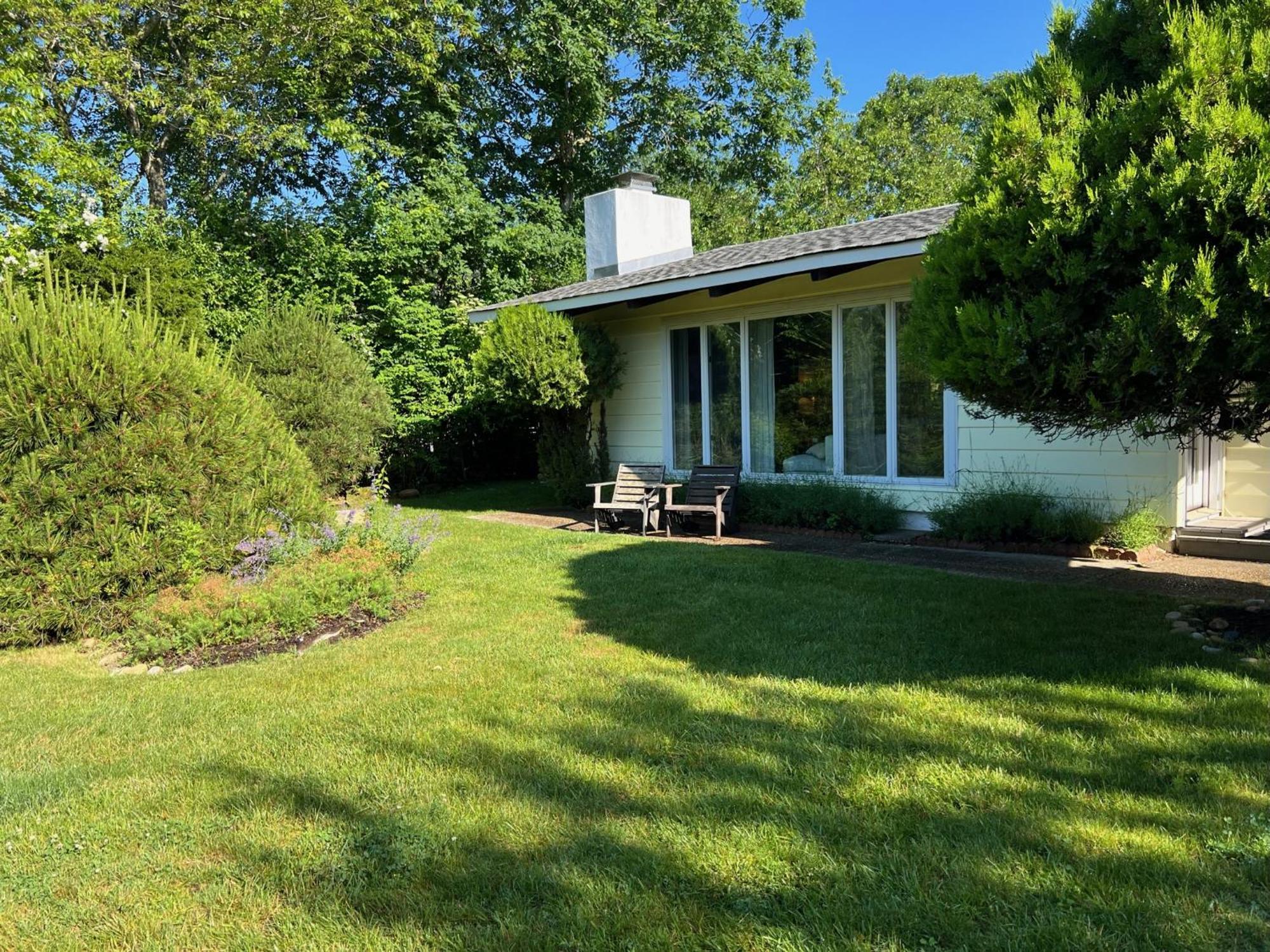 Holiday home Walk To - Bright, Pond-facing 2br Leisurama Montauk