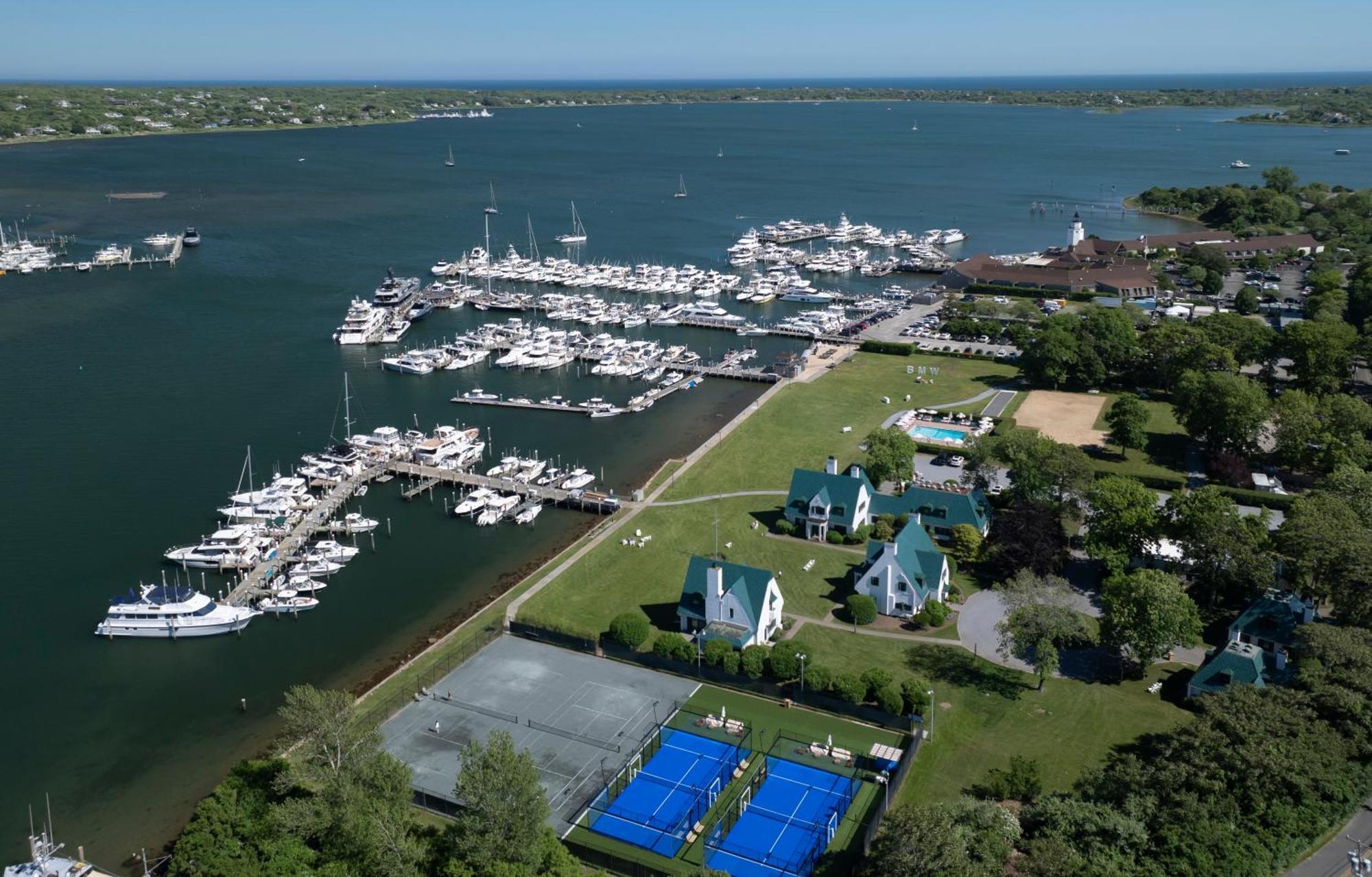 Yacht Club