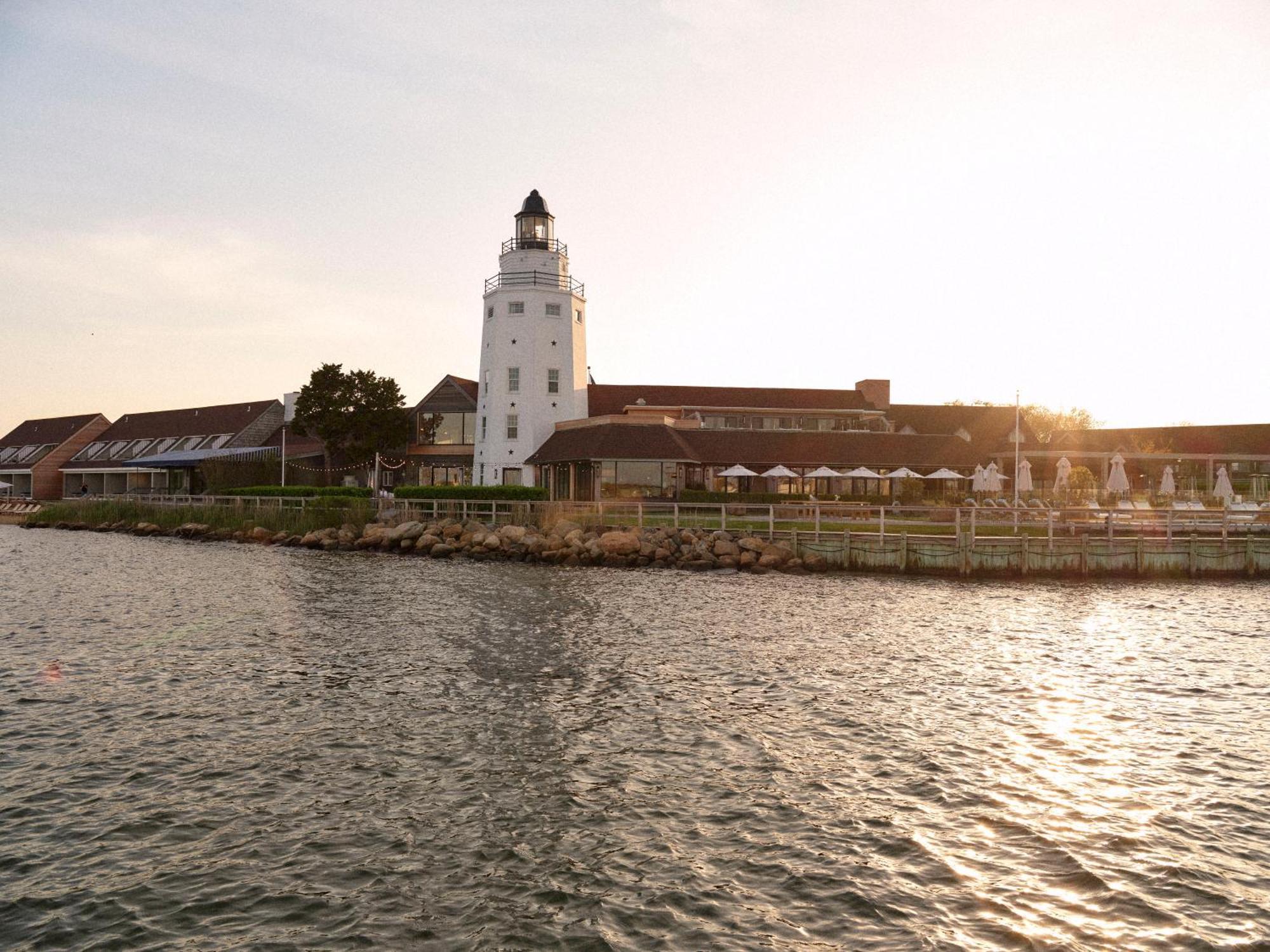 Yacht Club Resort 4*