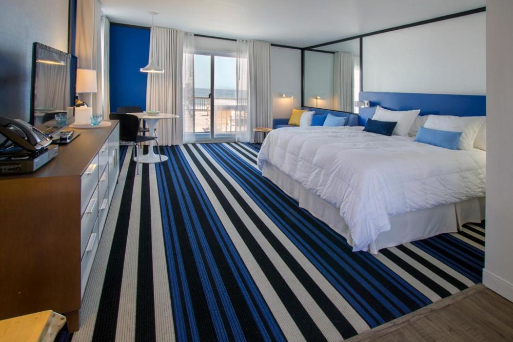 Blue 3*