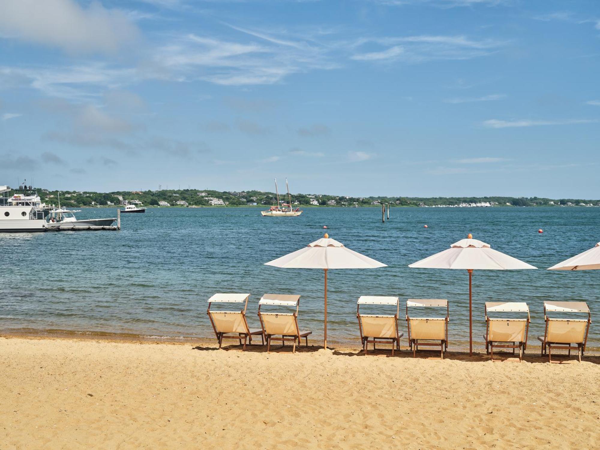 Yacht Club 4*