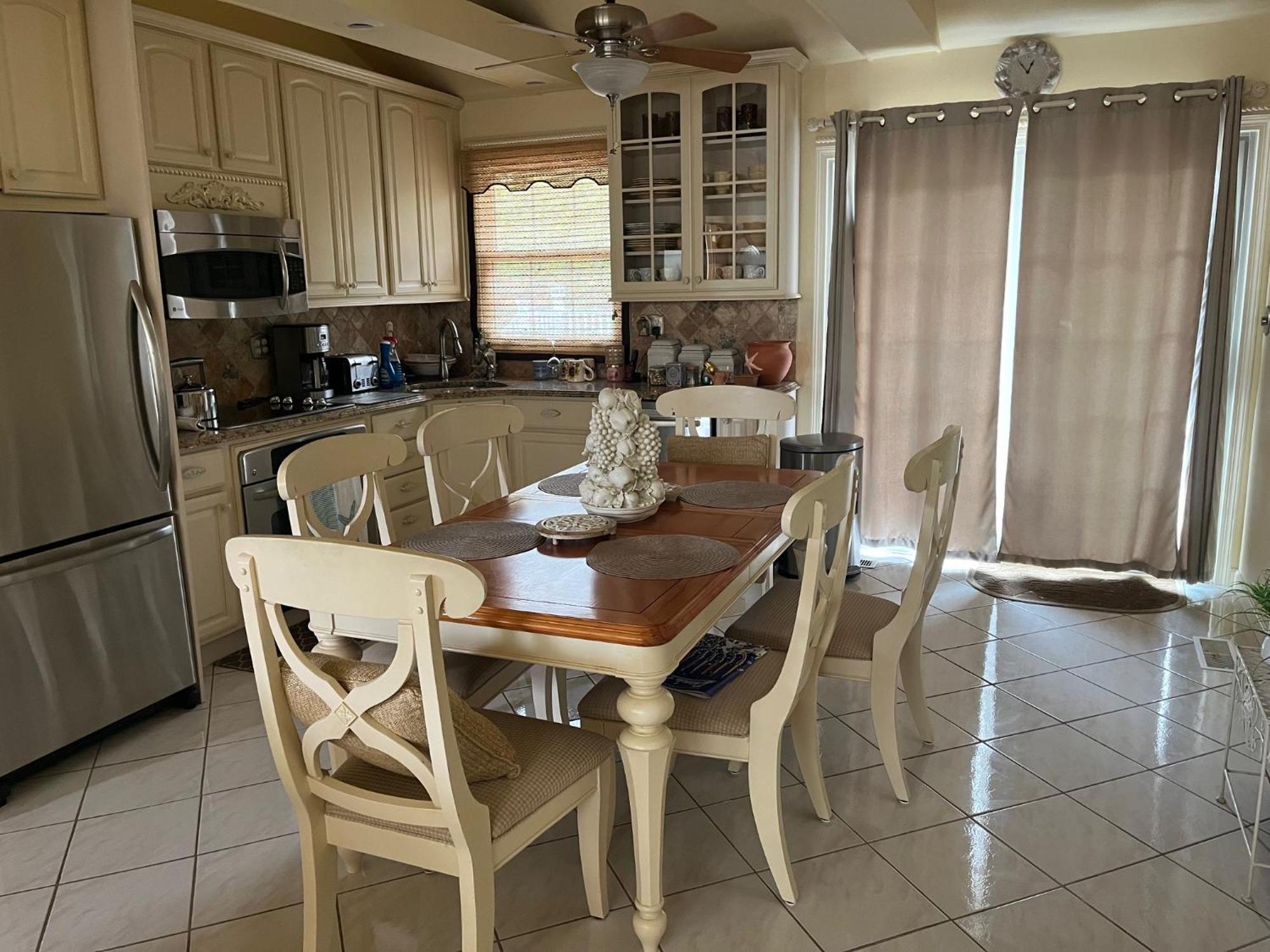 Apartment Osprey 3br Beach House Close To Minutes From East Hampton And *