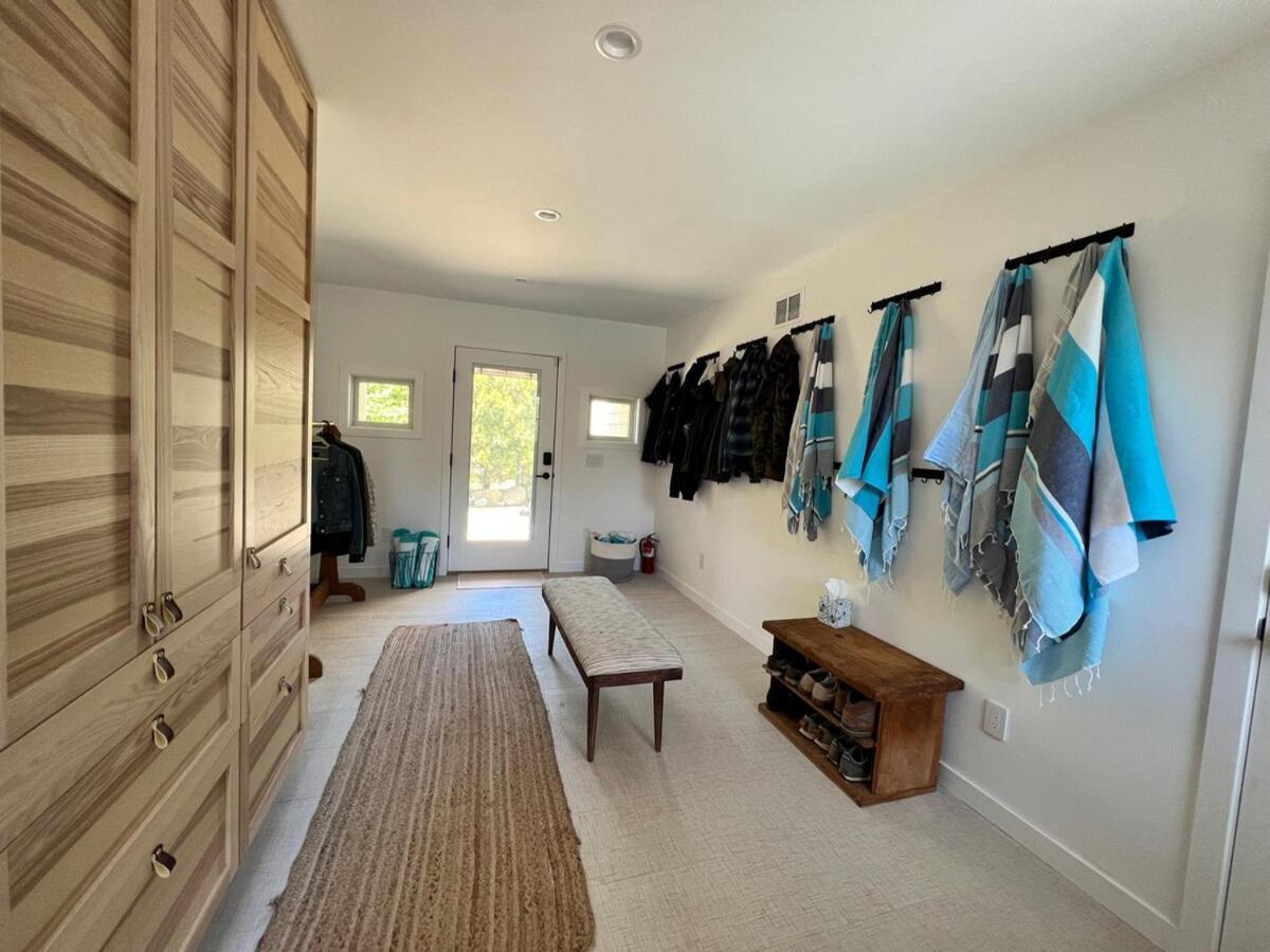 Holiday home Hilltop Haven In W Pool, Family Friendly Montauk