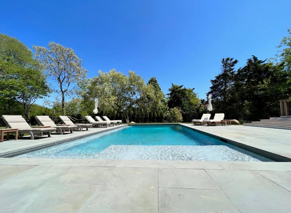 Hilltop Haven In W Pool, Family Friendly Holiday home Montauk