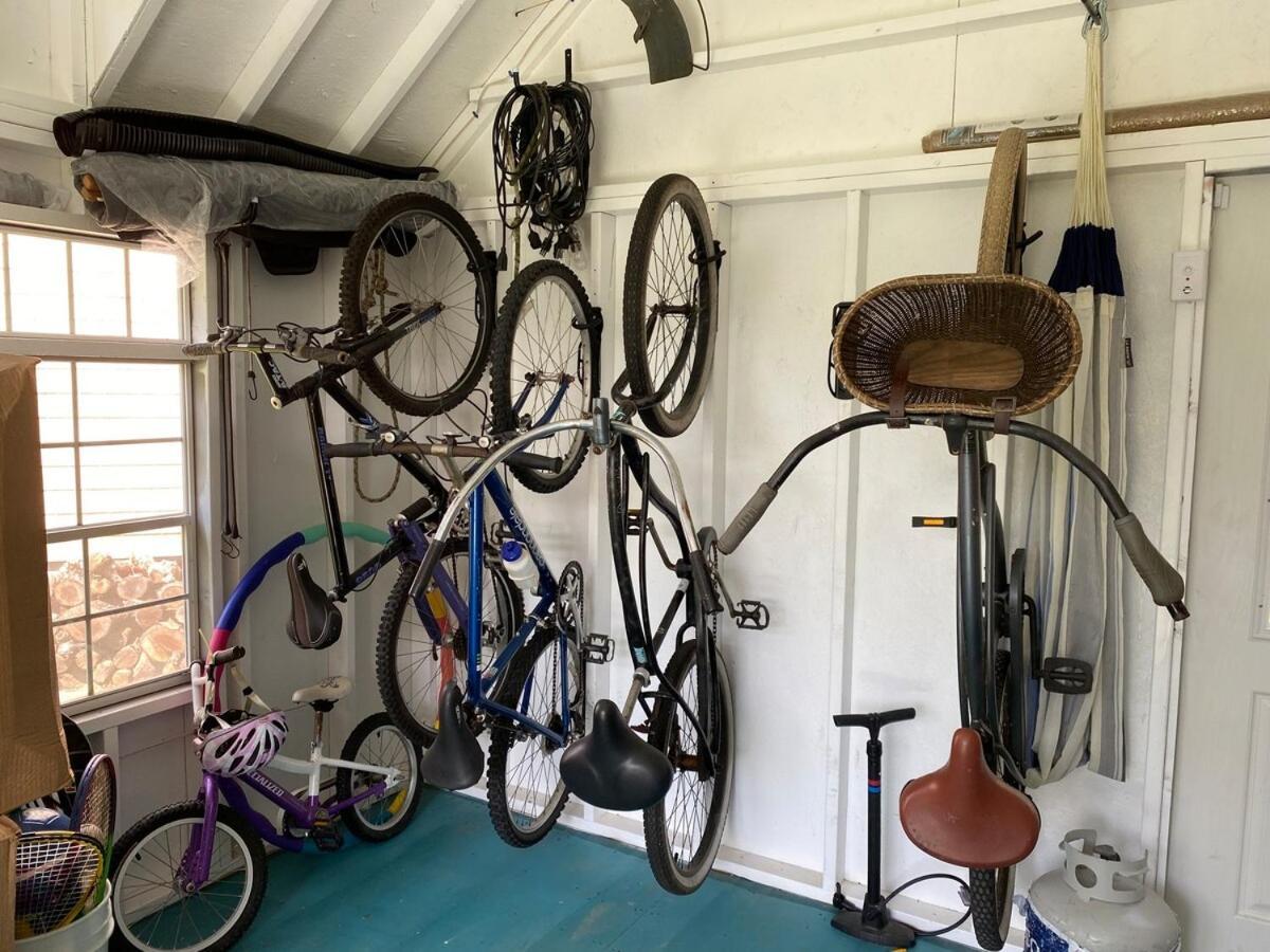 Hilltop Haven In W Pool, Family Friendly *