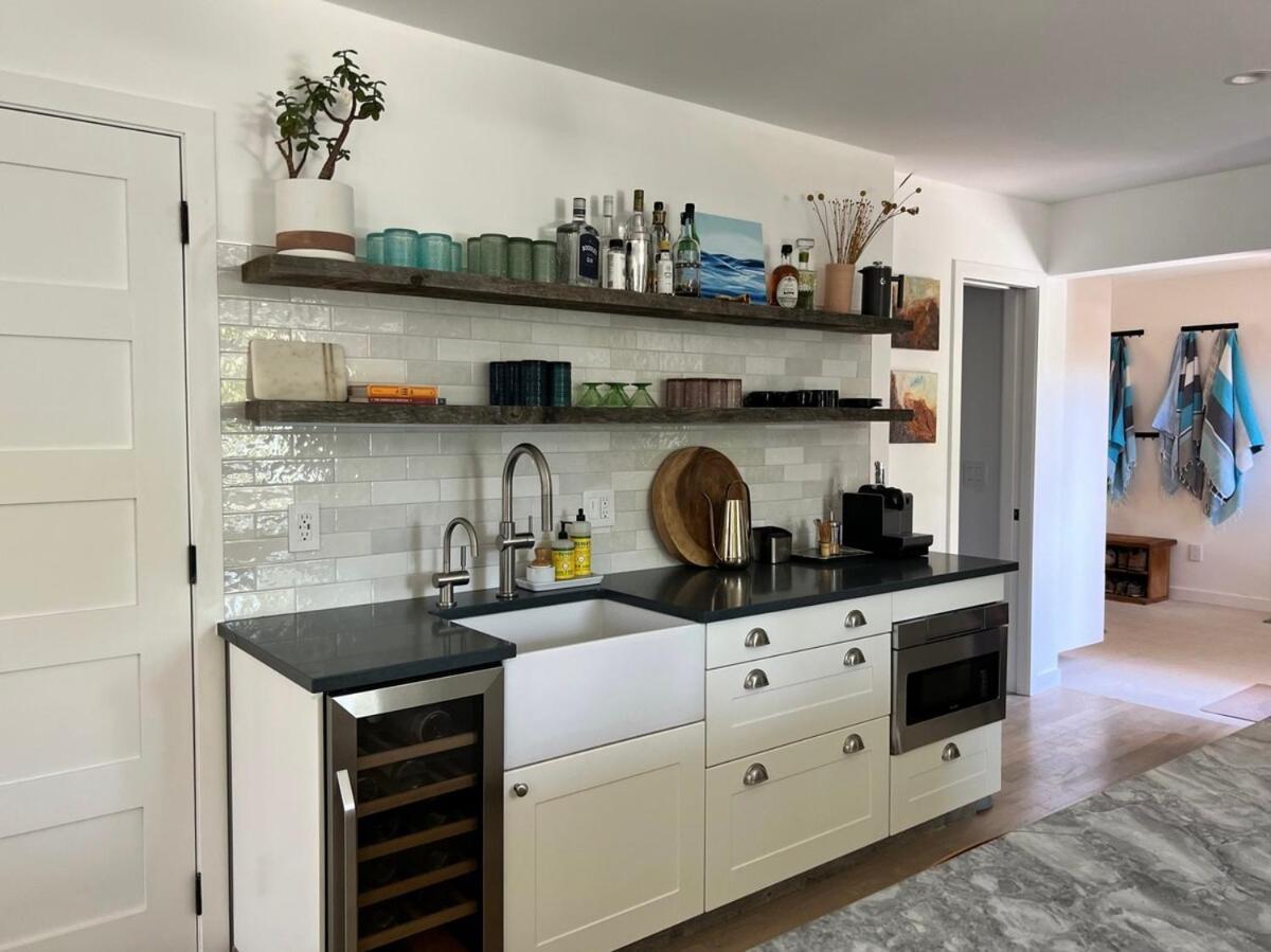 Holiday home Hilltop Haven In W Pool, Family Friendly