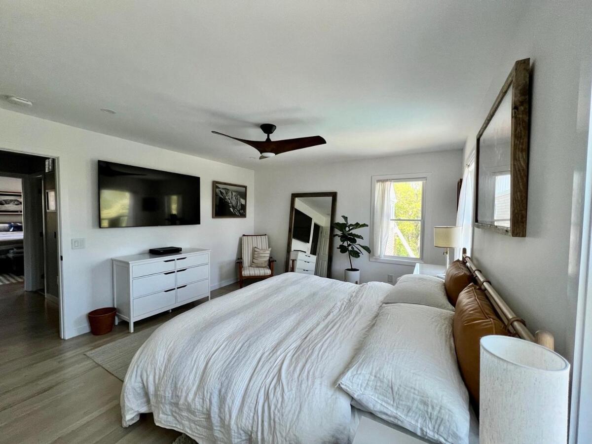 Hilltop Haven In W Pool, Family Friendly Holiday home