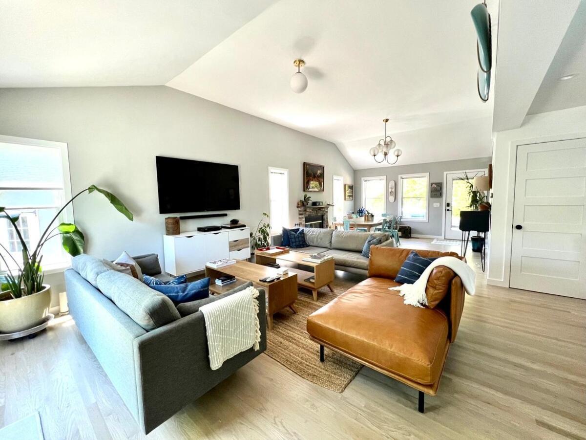 Holiday home Hilltop Haven In W Pool, Family Friendly