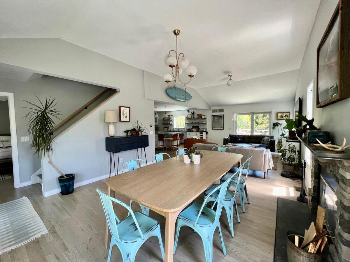 Hilltop Haven In W Pool, Family Friendly Holiday home *