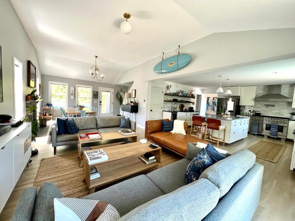 Hilltop Haven In W Pool, Family Friendly Holiday home *