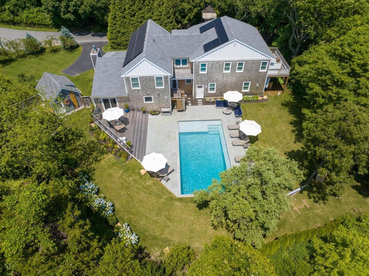 Hilltop Haven In W Pool, Family Friendly Holiday home Montauk