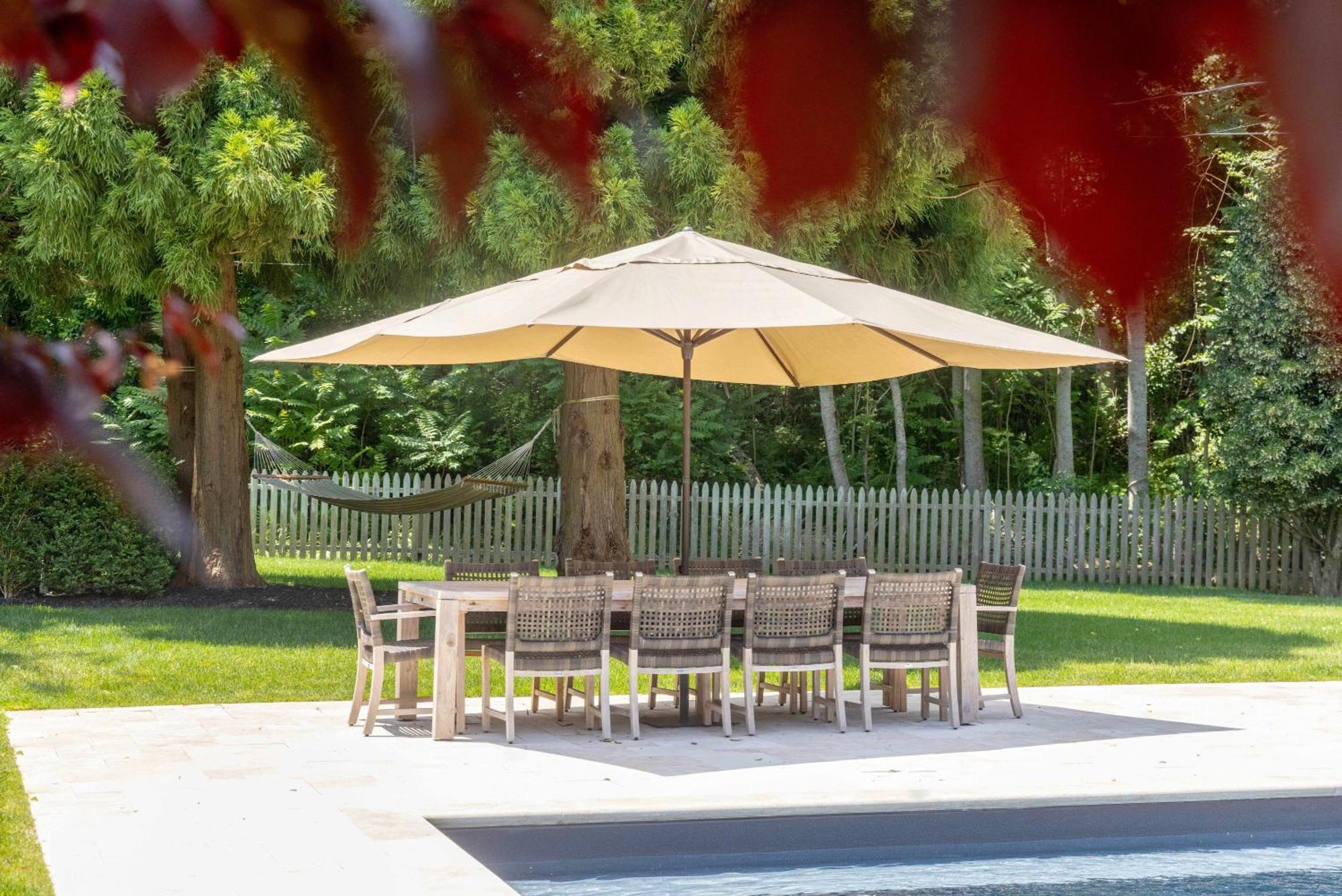 Glendale By Rove 5br Family With Outdoor Space & Heated Pool Holiday home