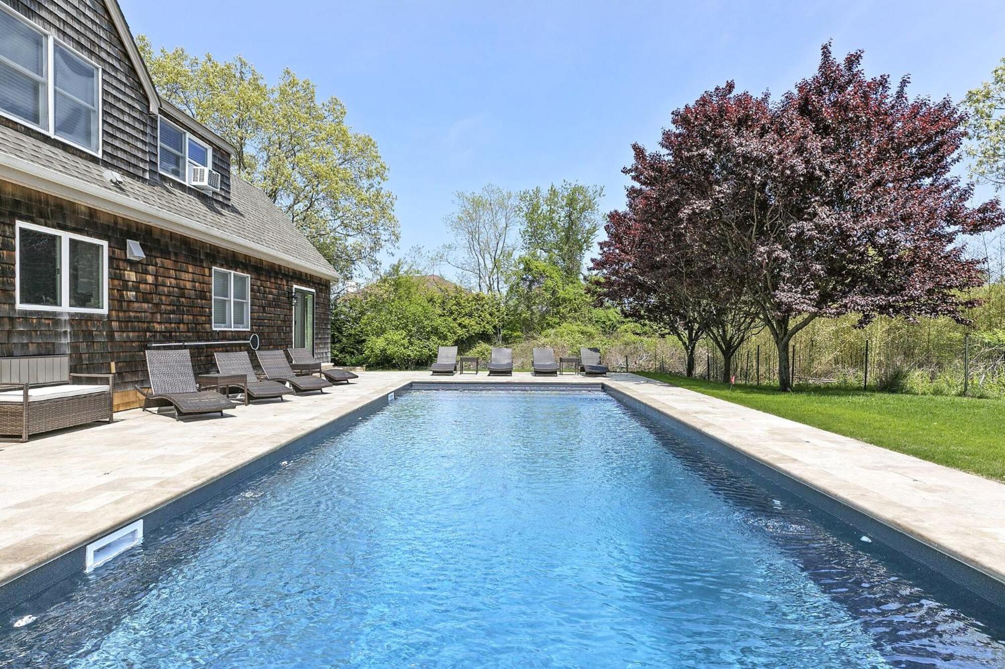 Glendale By Rove 5br Family With Outdoor Space & Heated Pool Holiday home