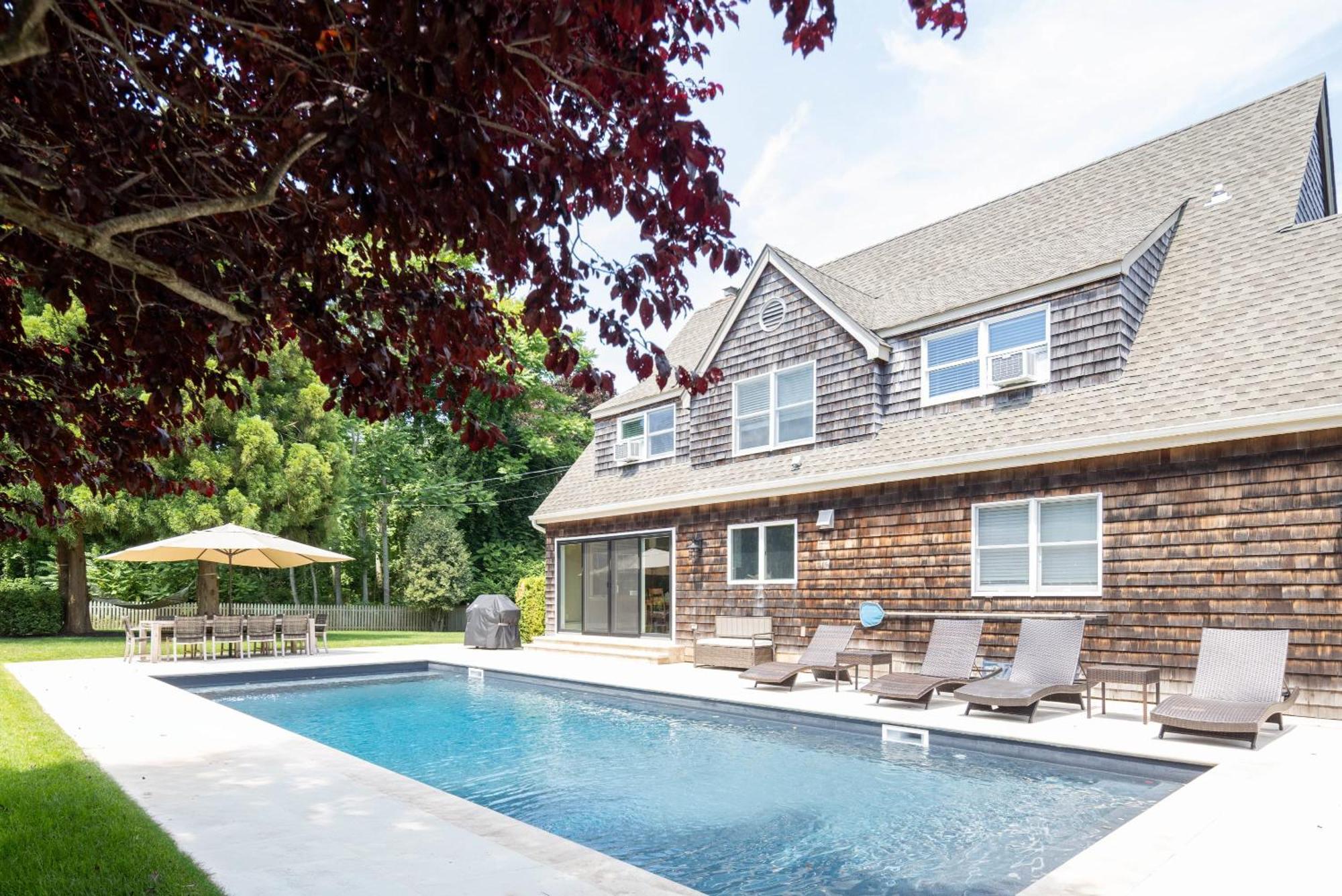 Glendale By Rove 5br Family With Outdoor Space & Heated Pool Holiday home