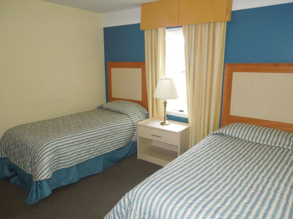 & Captain's Quarters Aparthotel
