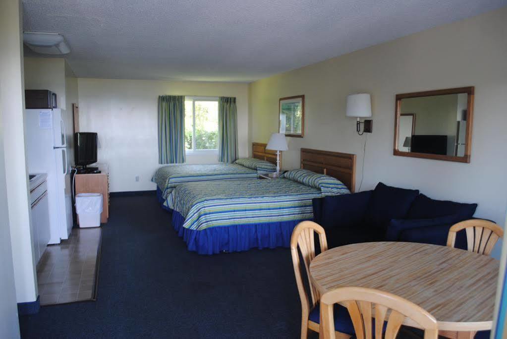 Hartman's Briney Breezes Motel 3*
