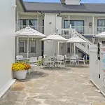 A Wave Inn - Montauk
