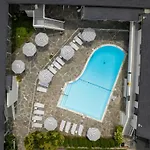 A Wave Inn - Montauk