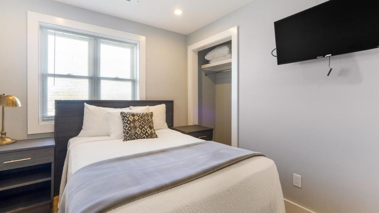 A Wave - Hotel Montauk