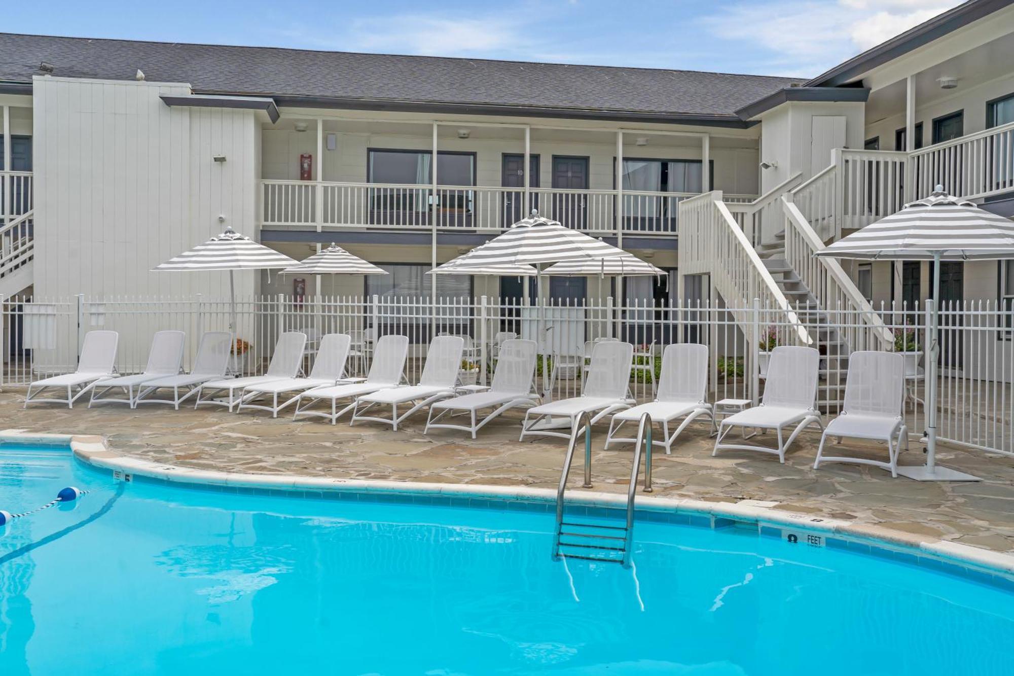 Hotel A Wave -