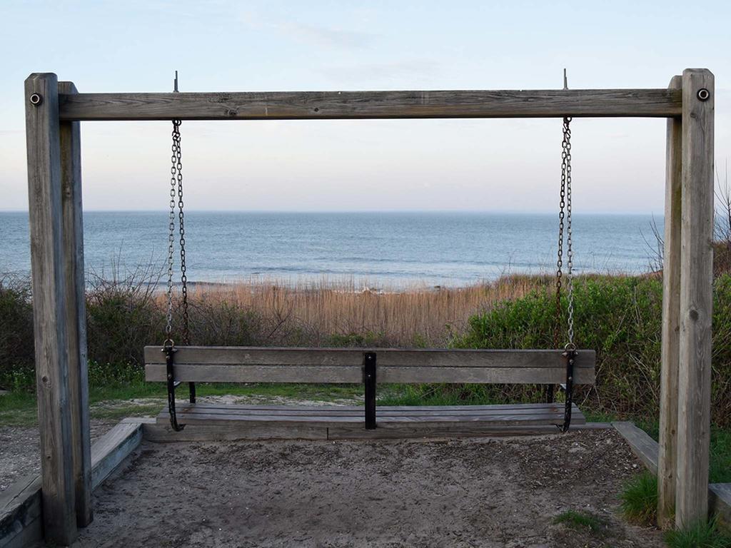 A Wave - 3* Montauk