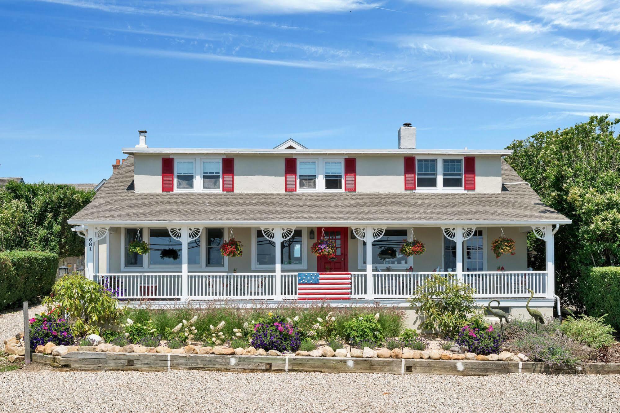 Sunrise Bed & Breakfast 4*